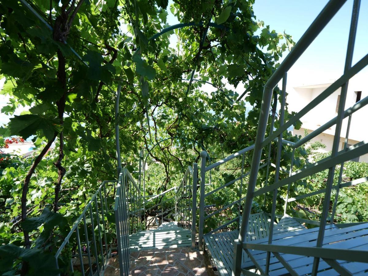 Sevilia Rooms Qeparo Exterior photo