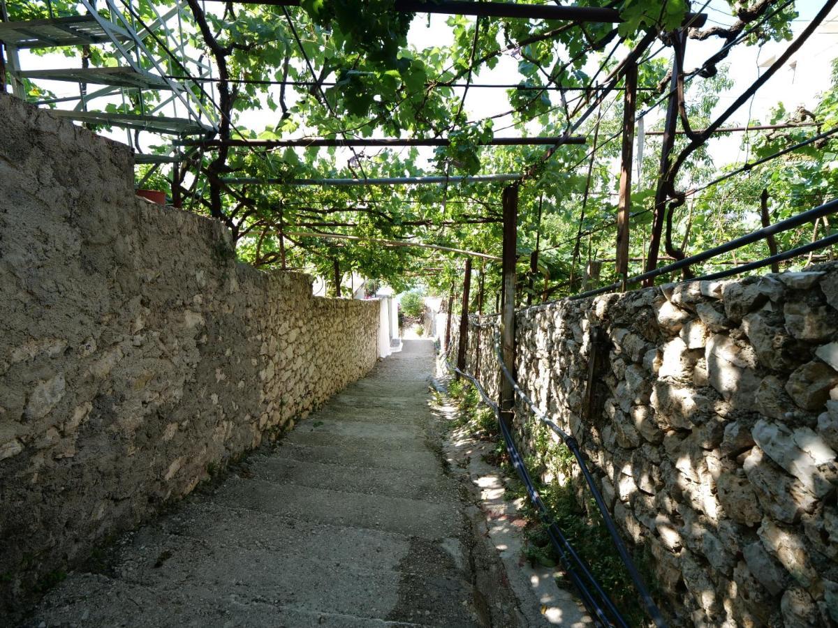 Sevilia Rooms Qeparo Exterior photo