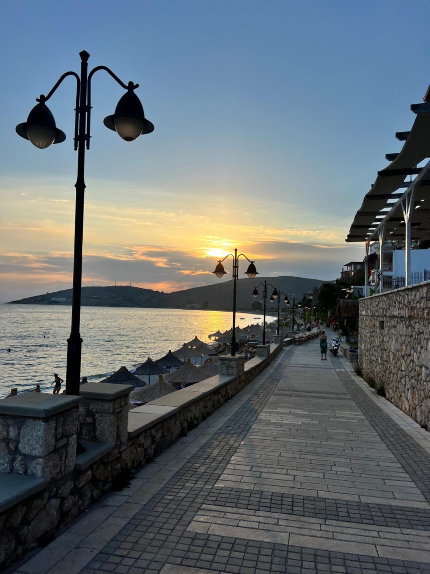 Sevilia Rooms Qeparo Exterior photo