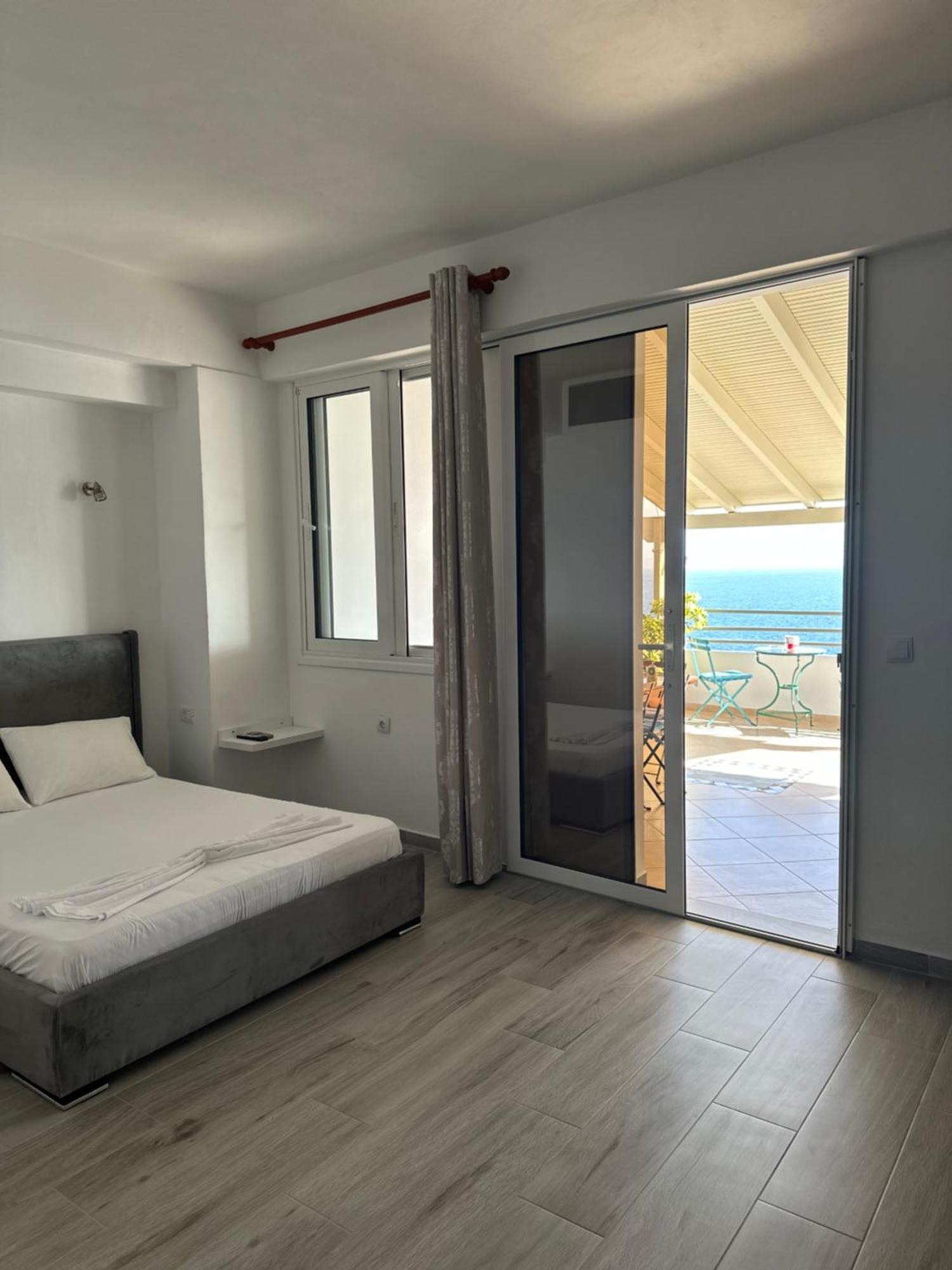 Sevilia Rooms Qeparo Exterior photo