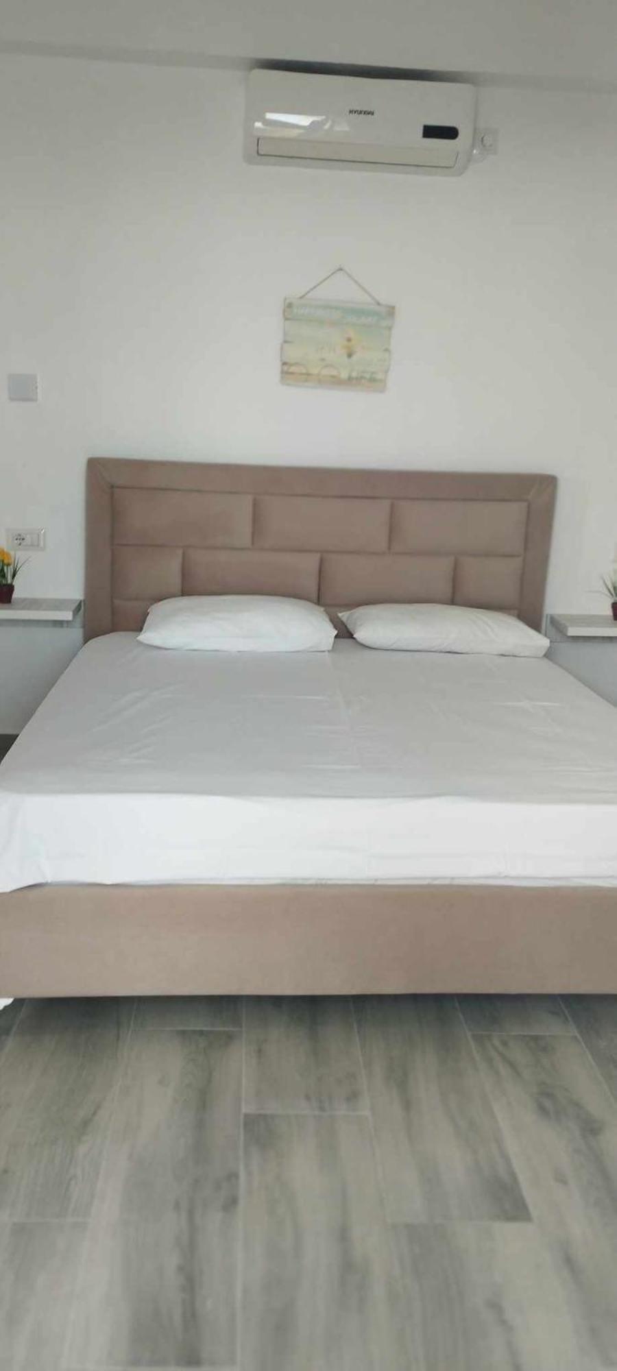 Sevilia Rooms Qeparo Exterior photo