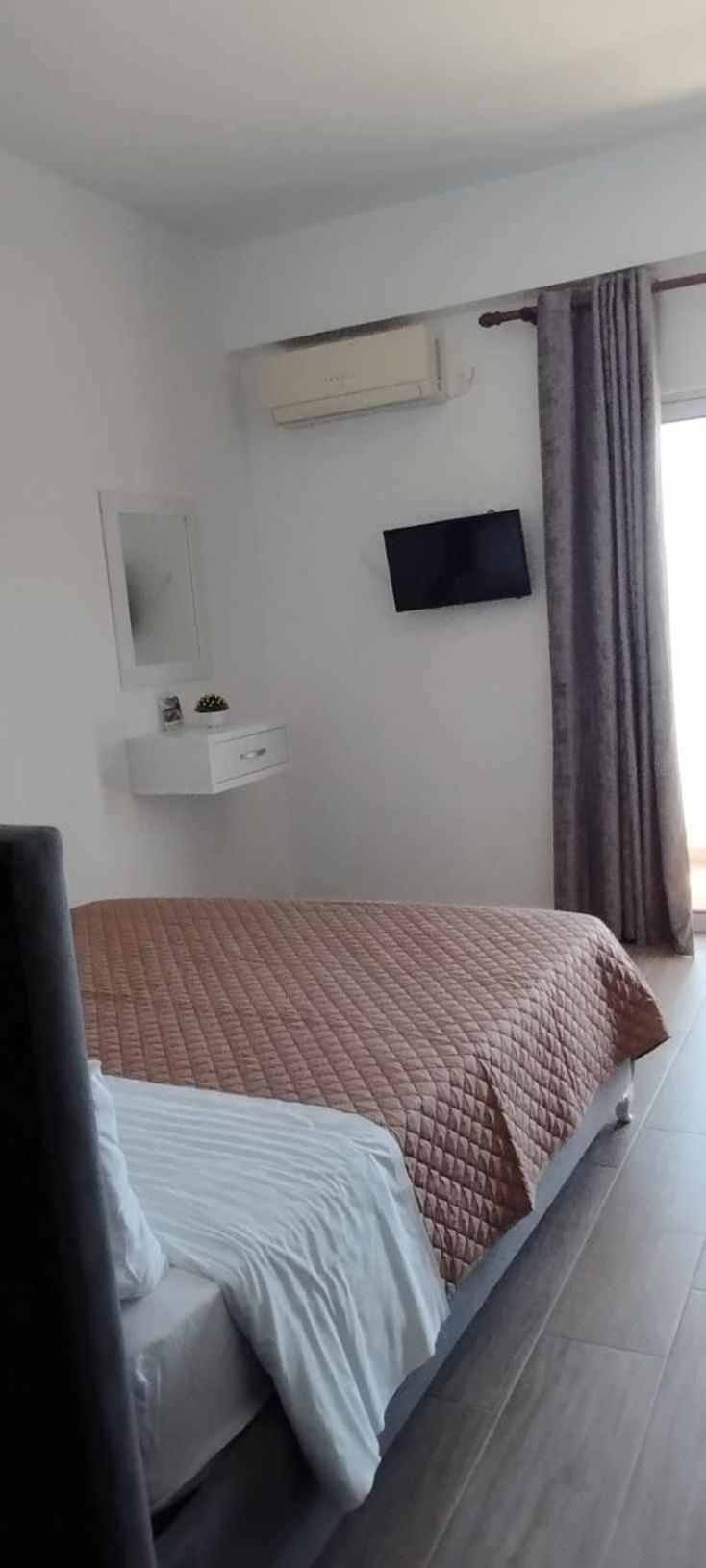 Sevilia Rooms Qeparo Exterior photo