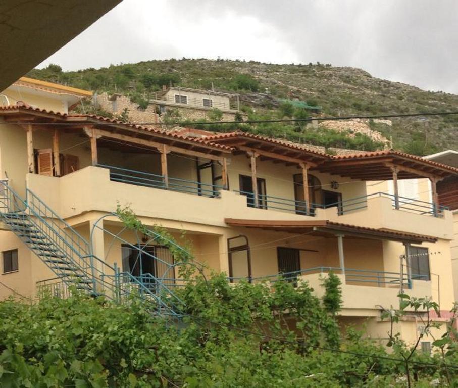 Sevilia Rooms Qeparo Exterior photo